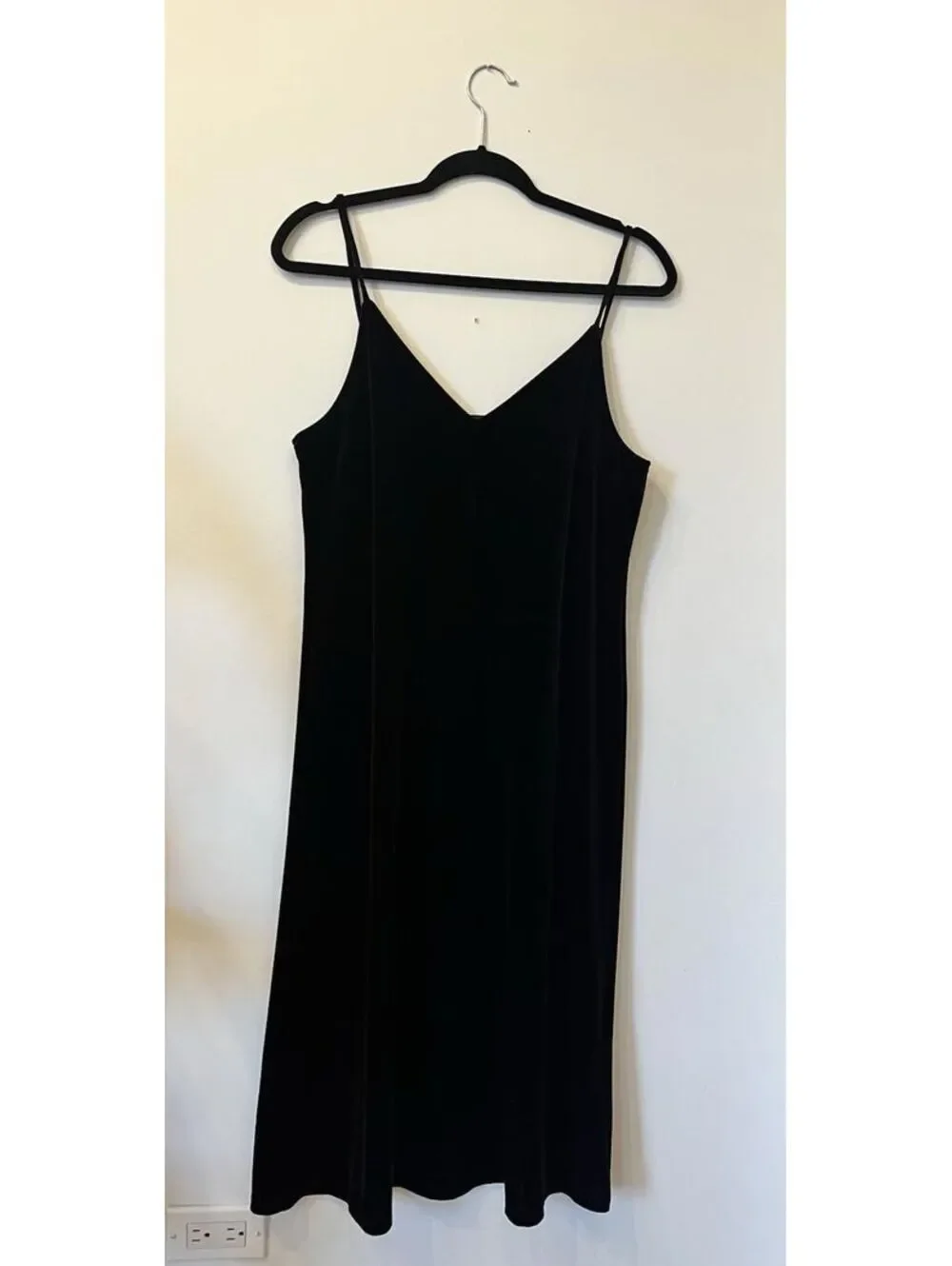 Uniqlo Velvet Midi Slip Dress Women's Small Black Lined V-Neck Y2K Layering